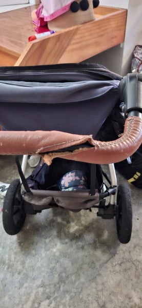 Mountain Buggy pram Carousel 6