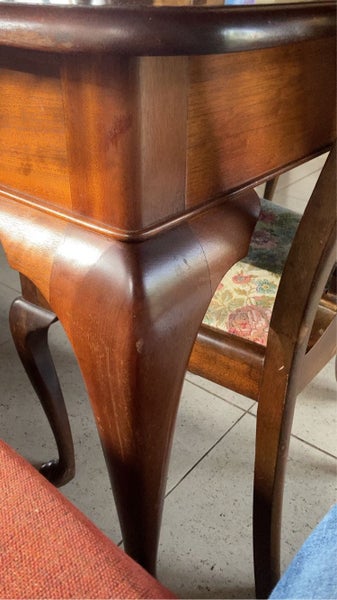 Antique Dining Table and 4 Chairs62863242284162114