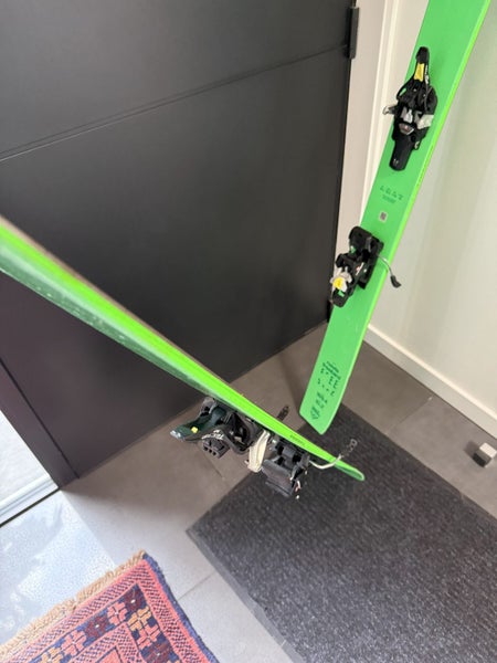 Back country touring skis, bindings, crampons and skins62863863195777113
