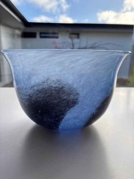 Four Designer Glass Bowls62864736301059111