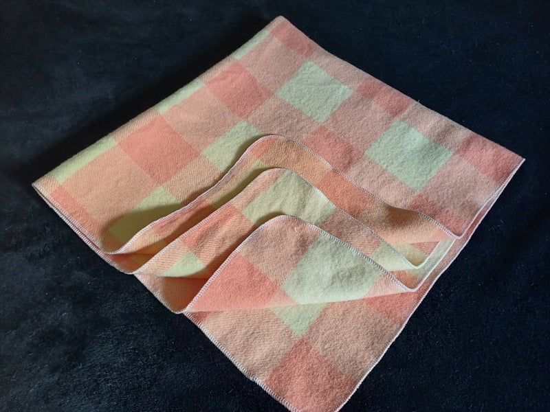 Bedside bassinet Co Sleeper etc 100% WOOL blanket -pink and cream A275 Carousel 1