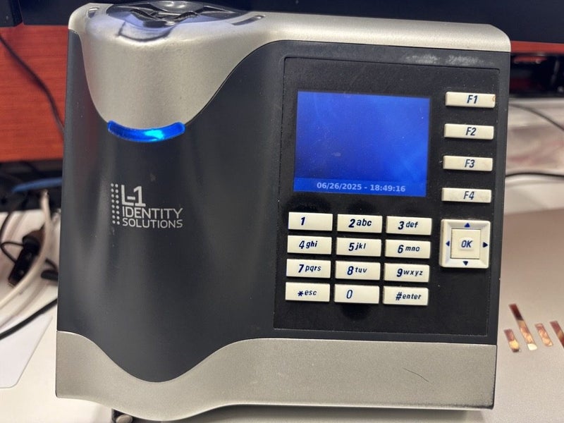 L1 Identity Solutions Bioscrypt V-Station 4G (S) 4GSTS Fingerprint Scanner Carousel 1