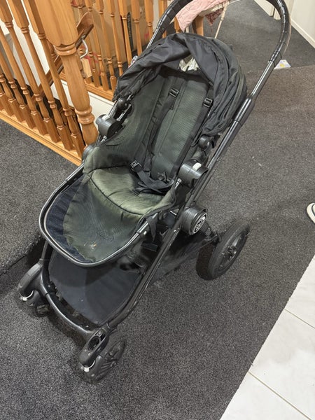 Baby Jogger City Select with Baby Bassinette Carousel 1