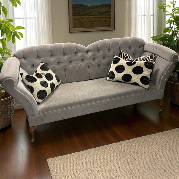 Cabriole sofa628638605580831116
