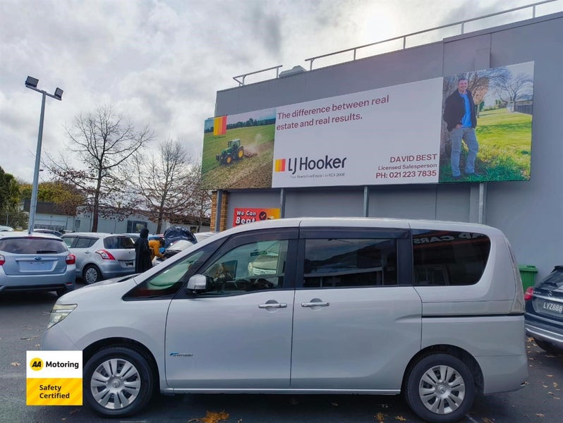 2014 Nissan Serena 7 Seater Hybrid62864757819523112