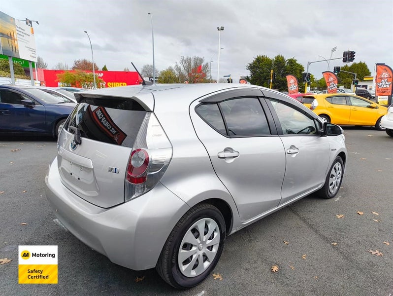 2012 Toyota Aqua HYBRID62864757844610112