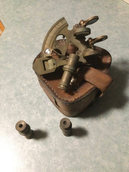 AN EXCELLENT ANT STANLEY SEXTANT WITH ORIGINAL CASE Carousel 1