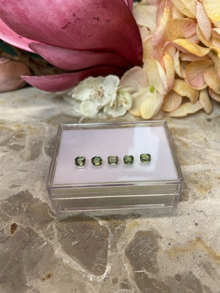 $1 RES ~ $2800 Buy Now * 2.30ct Green Sapphire Emerald Cut Layout Carousel 10