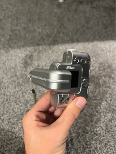 NIKON COOLPIX SQ DIGI CAM - FULL WORKING + CHARGING STAND62863868243074114