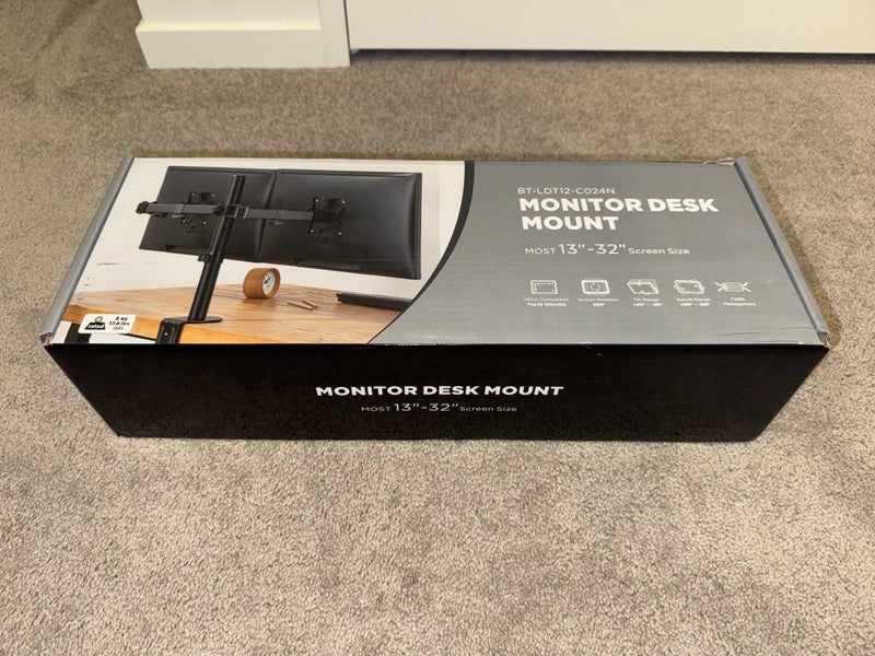 Brateck Dual Screen Mount Carousel 1