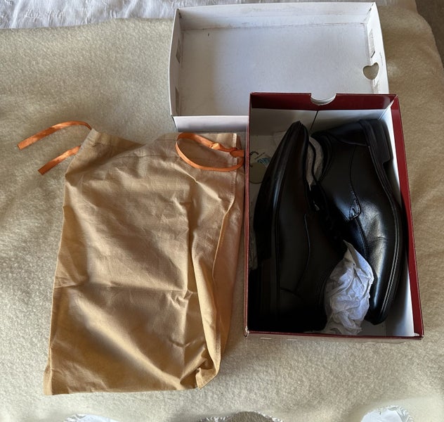 Worn once Men’s Leather Dress Shoes Hush Puppies Carousel 1