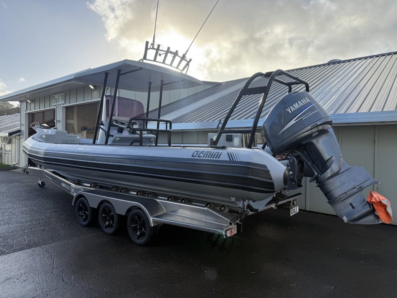 INFLATABLE BOAT REPAIR AND RETUBE SERVICE Carousel 16