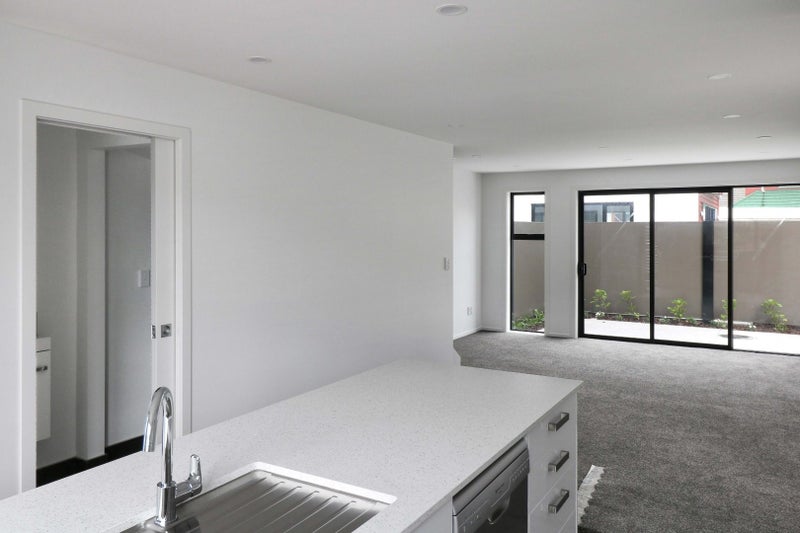 Waterloo, 2 bedrooms62885374756097113