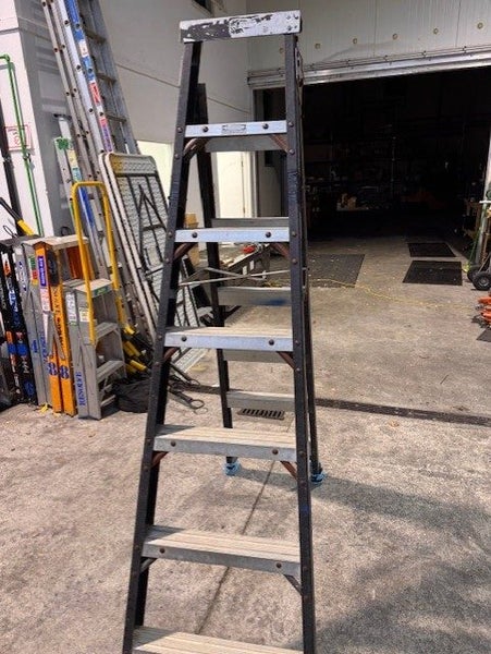 Rhino150kg Industrial Ladder Carousel 1