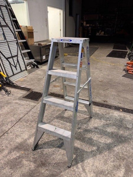 Werner 150kg Step Ladder Carousel 3