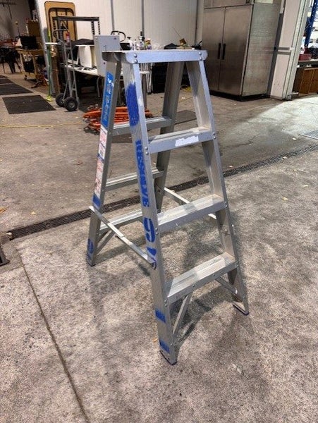 Indalex Pro Series 180kg Step Ladder Carousel 1