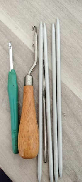 Bulk Crafting Hook Oddments Carousel 1