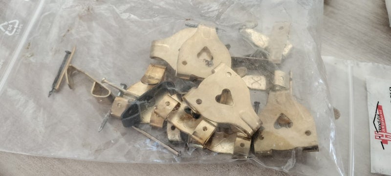 Bulk wall hanging hooks Carousel 1