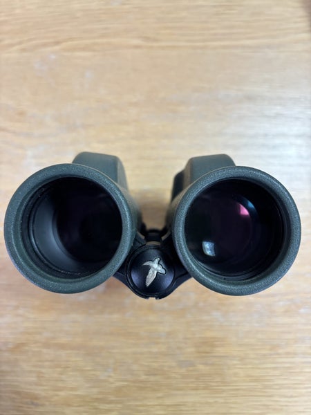 Swarovski EL Range 10x42 Binoculars Carousel 2