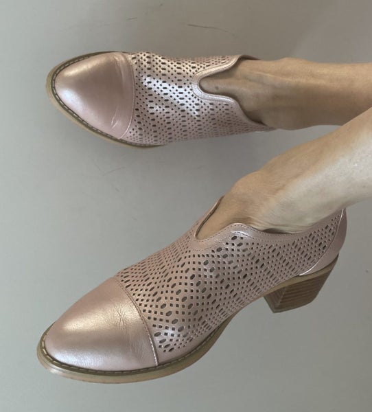 $1R * OLI * pale pink pearl finish genuine leather dress/casual *39* Carousel 1