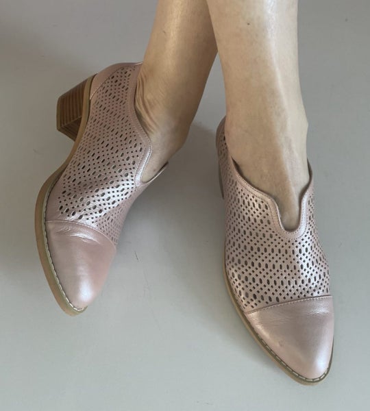 $1R * OLI * pale pink pearl finish genuine leather dress/casual *39* Carousel 2