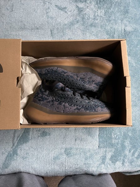 Yeezy 380 Carousel 1