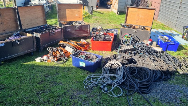 BULK MUSIC GEAR - P.Distro, cables, motors, pigboxes, mics + more62865828612994112