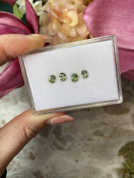 $1.00 RES ~ $2300 Buy Now * 2.30ct Green Sapphire Layout62865828113025111