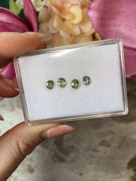 $1.00 RES ~ $2300 Buy Now * 2.30ct Green Sapphire Layout62865828113025113