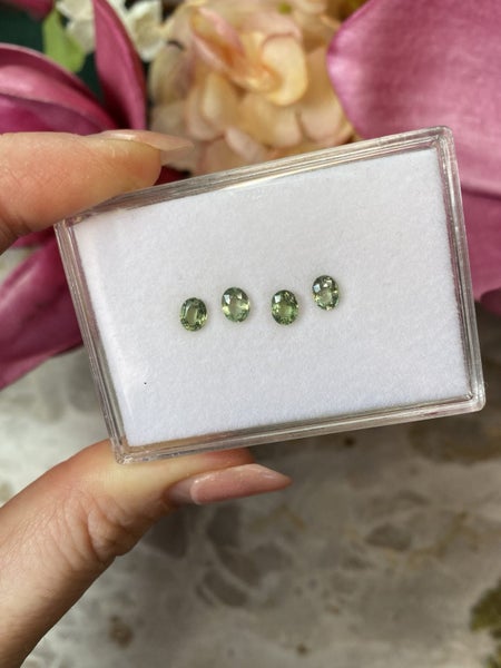 $1.00 RES ~ $2300 Buy Now * 2.30ct Green Sapphire Layout62865828113025112