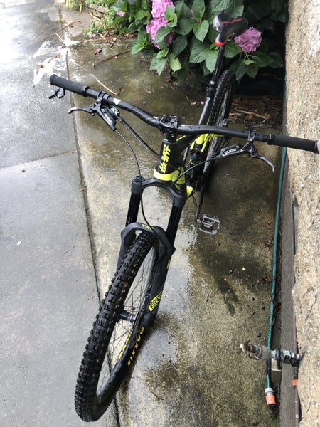 2017 Giant Reign 2 Large 27.5628647416477461115
