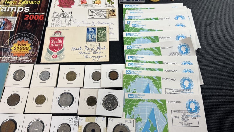 Large World Coin, Banknote, and Stamp Collection & Vintage Currency - Lot W421 Carousel 14
