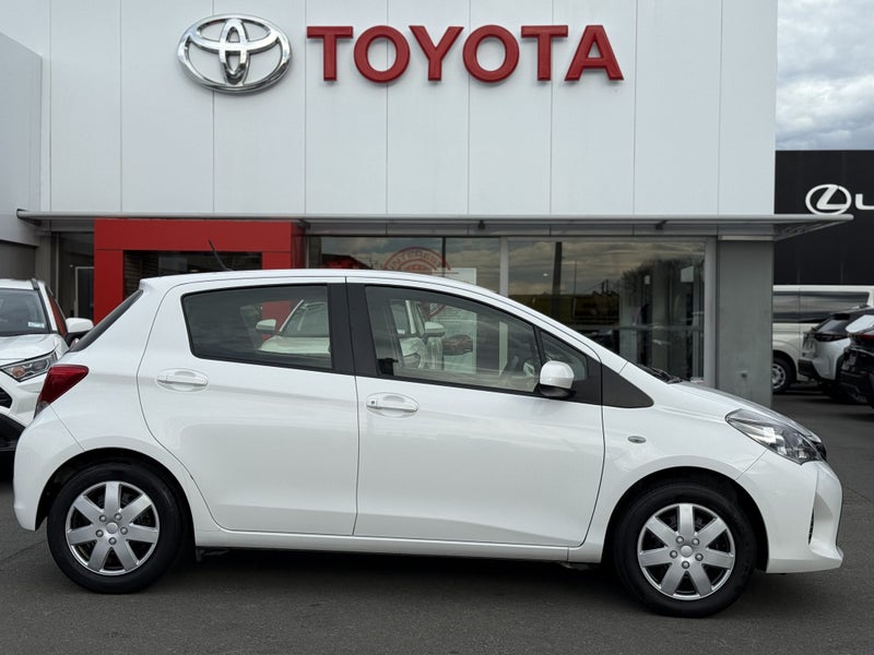 2015 Toyota Yaris GX FWD 1.3P HATCH/5 4AT (YHPG...62864759421955113