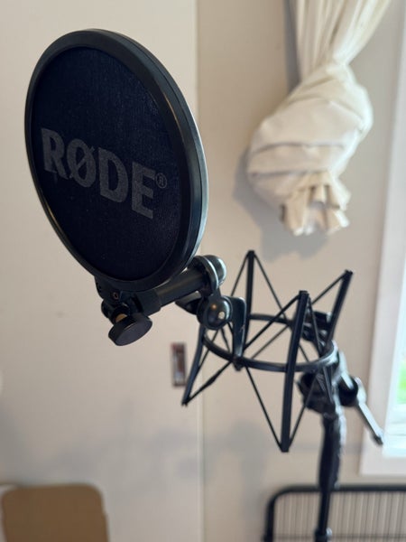 Hercules Microphone Stand Carousel 5