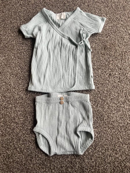 Wilson & Frenchy mint ribbed wrap top & bloomers sz 3-6mths628647372728341117