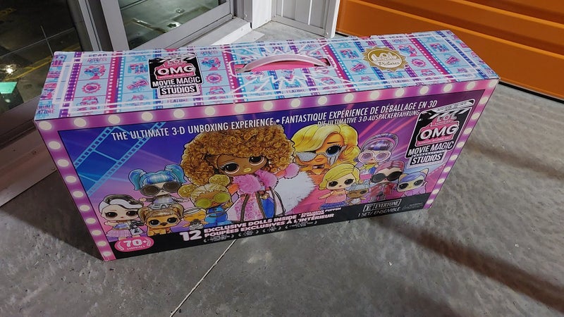 LOL O.M.G movie magic studios box Carousel 1