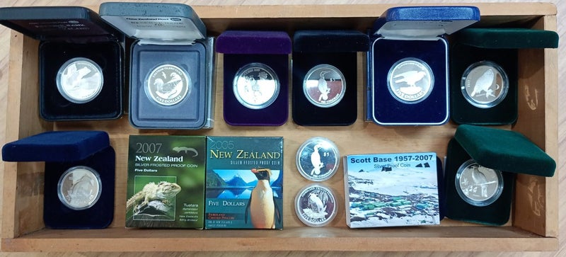 NZ COINS, LARGE LOT OF 61 DATED FROM 1999 TO 2018, ALL PURE .999 FINE SILVER.62930690552195113