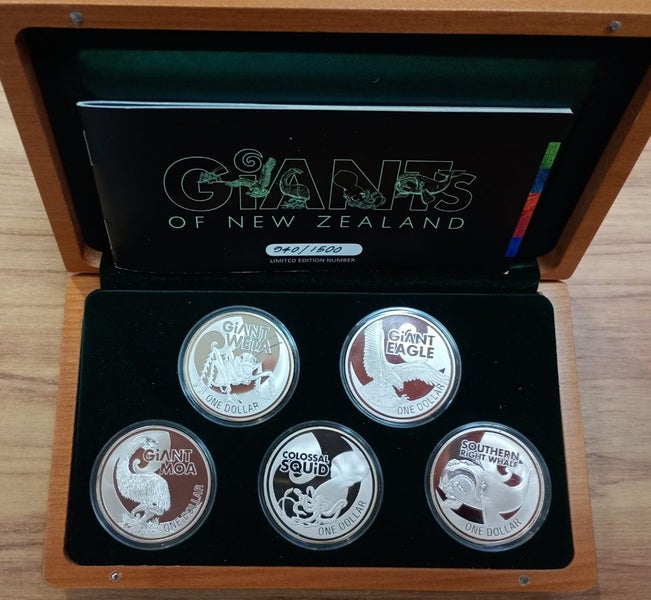 NZ COINS, LARGE LOT OF 61 DATED FROM 1999 TO 2018, ALL PURE .999 FINE SILVER.62930690552195114