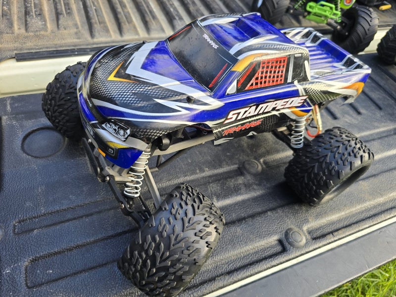 Traxxas Monster Trucks plus Xmissile Monster Truck62863873721602112
