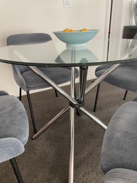 Dining Table & Chairs62864739933570111