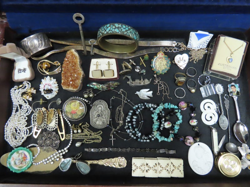 ESTATE BITS, JEWELLERY, NIC NAX, STG SIL, SCRIMSHAW, PEARL, MOP, VINTAGE $1 RES62865826795265117