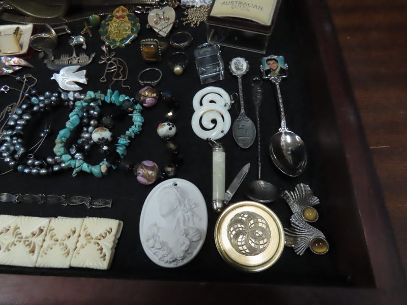 ESTATE BITS, JEWELLERY, NIC NAX, STG SIL, SCRIMSHAW, PEARL, MOP, VINTAGE $1 RES62865826795265114