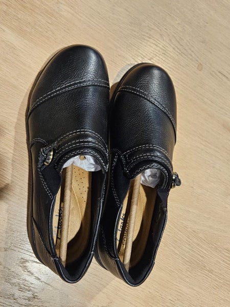 Quality Women's Clarks leather loafer - size 8US W (wide) BRAND NEW!62866852982915113