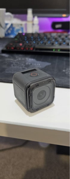 GoPro Hero session 5 camera with 64Gb MicroSD card Carousel 1