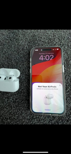 AirPods gen 362937628652418112