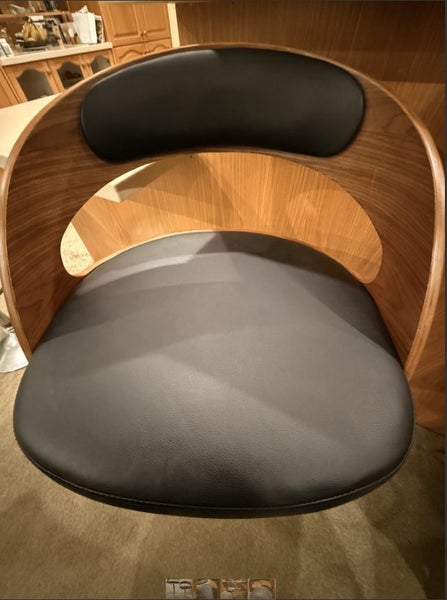 Bar stools62864739982466114