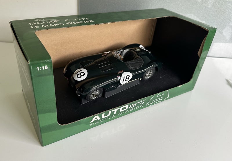 Autoart 1:18 Jaguar C-type - Le mans winner Carousel 2