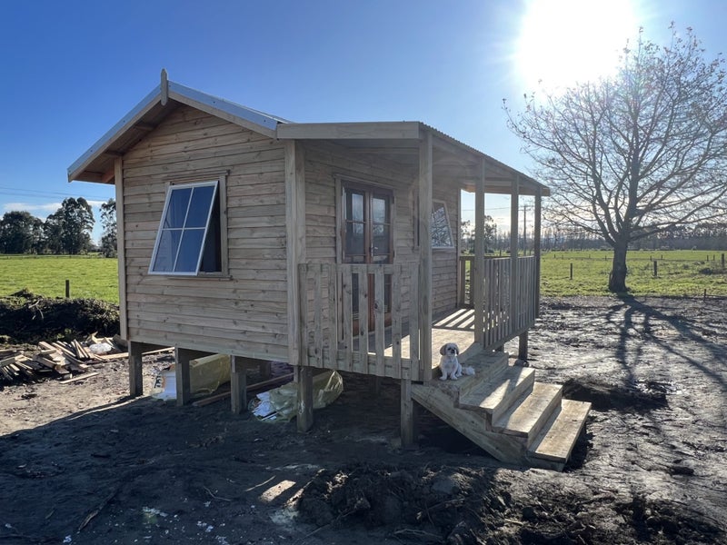 The Ashworths Cabin (18sqm) Carousel 2
