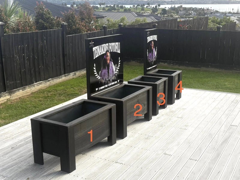 Cemetery/Grave or Planter Box62864739961347113