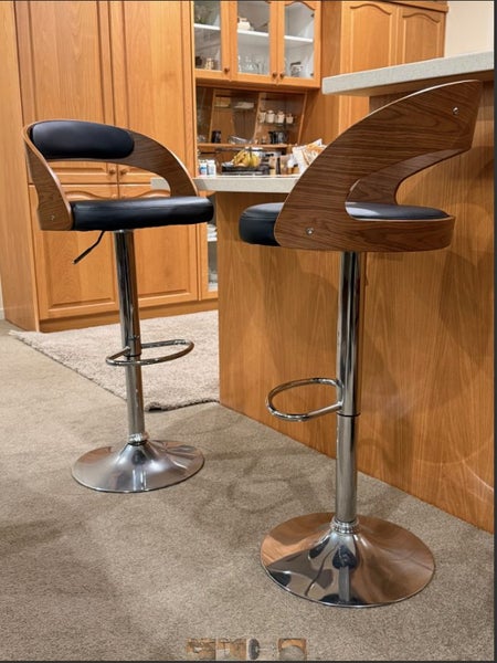 Bar stools62864739982466113